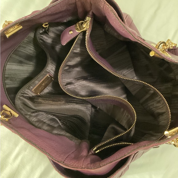 SALVATORE FERRAGAMO
Leather Shoulder Bag - Picture 14 of 14